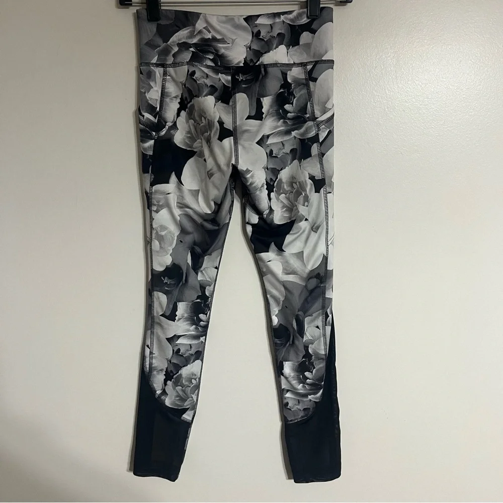 Girls Old Navy Active Leggings Go Dry Black White Tie Dye‎ Size 10-12